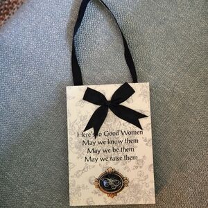 Lovely Wall Plaque To Celebrate the Women In Our Lives